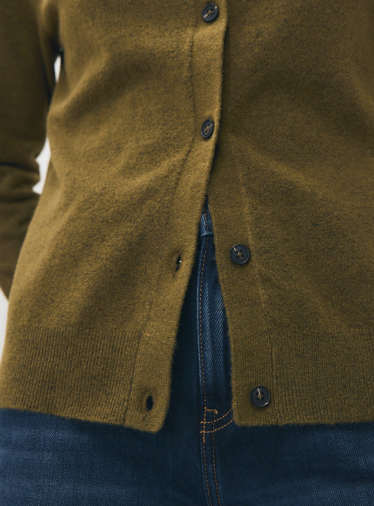 Cosy Yarn Button Through Cardigan 14 - Image 3 thumbnail